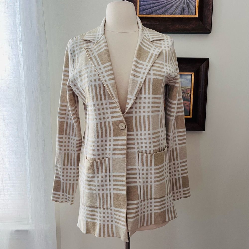 Sioni Beige and White Plaid Cardigan Size XS